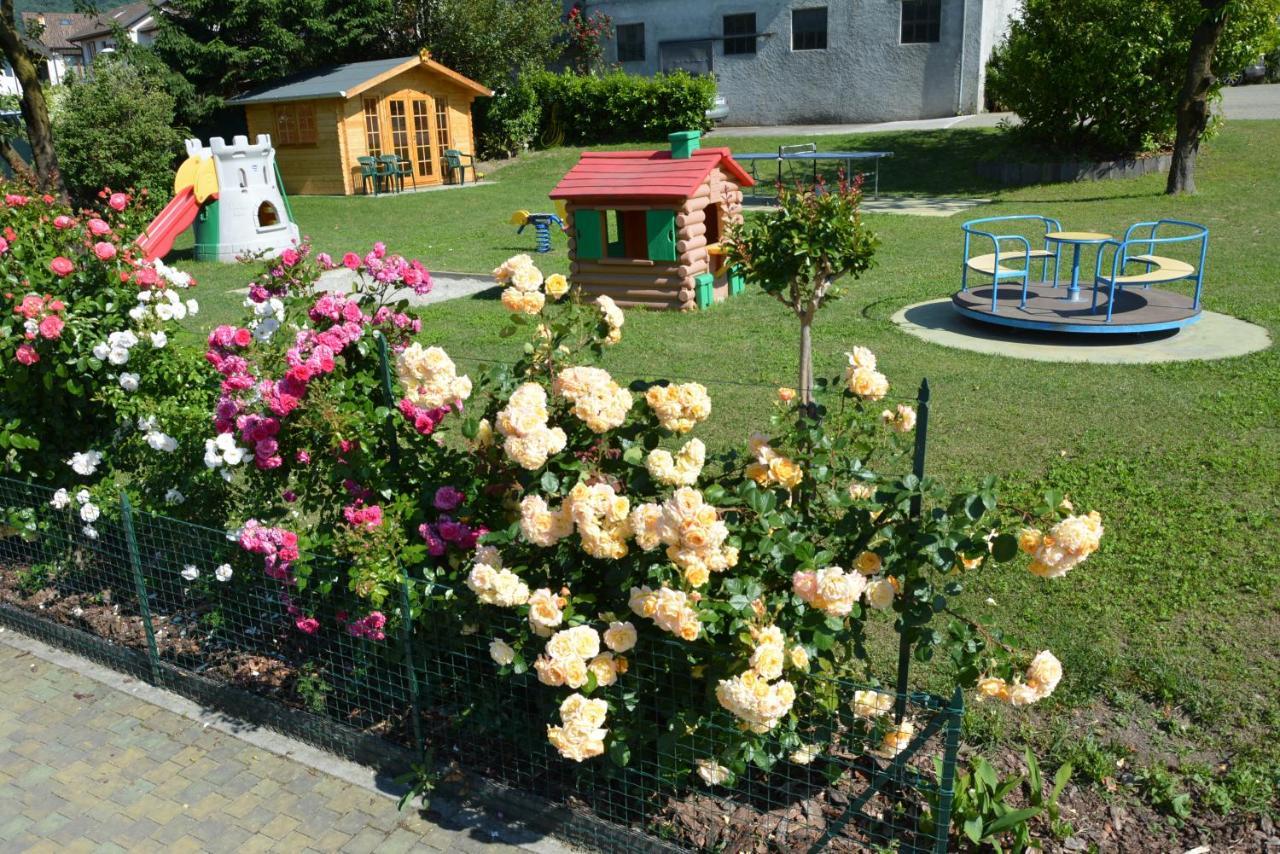 Residence Girasole Casa Gialla Colico Kültér fotó