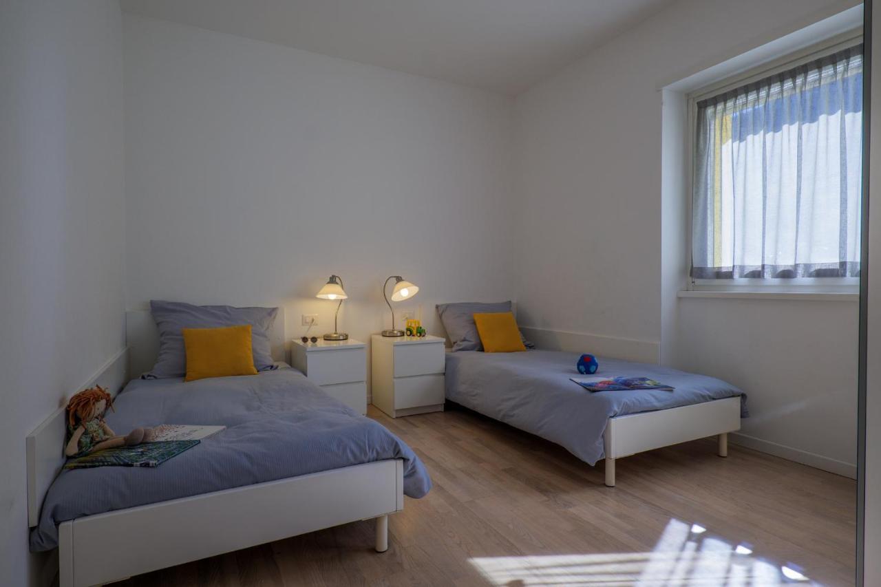 Residence Girasole Casa Gialla Colico Kültér fotó
